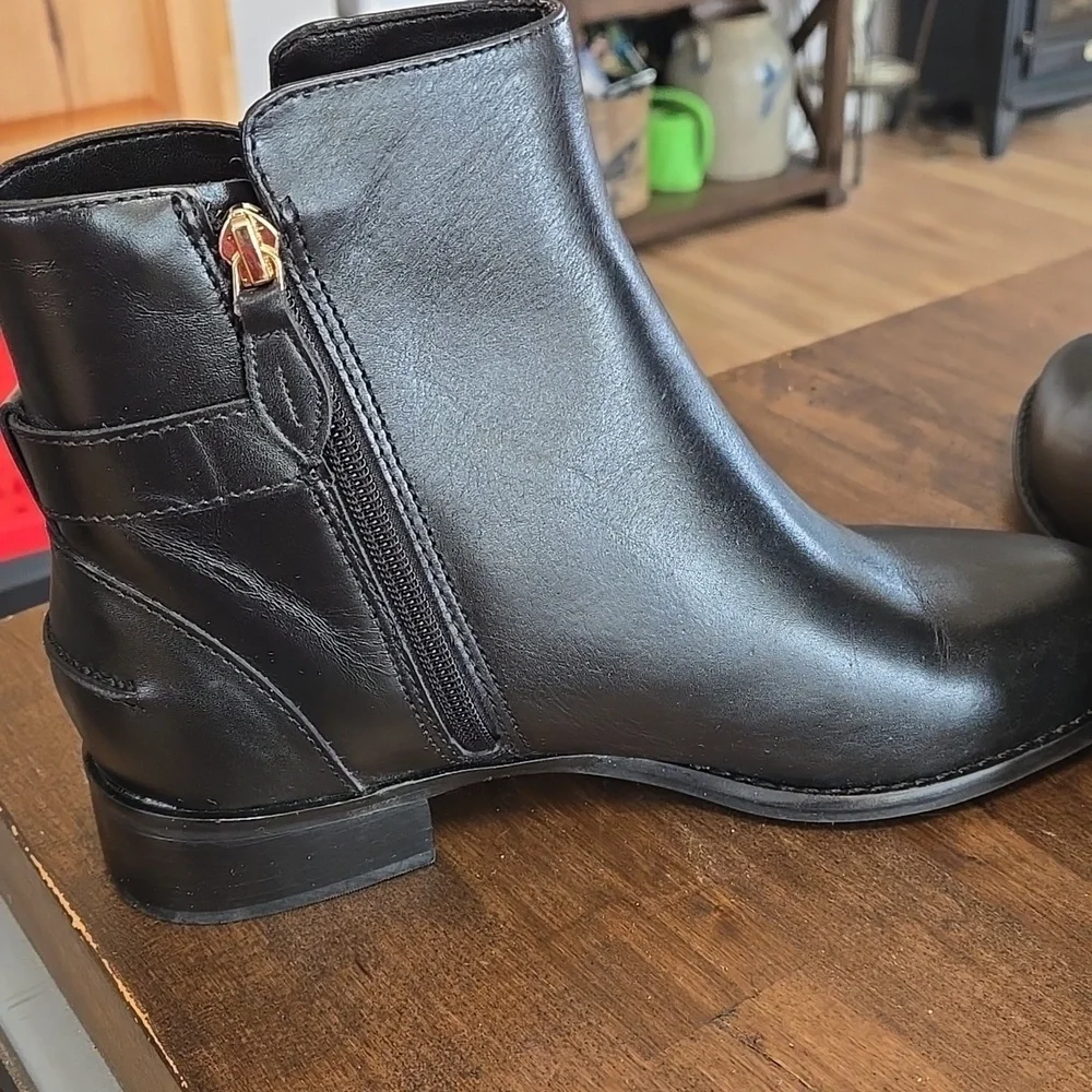 Talbots Tish Buckle Leather Ankle Boots Black With Gold Tone Hardware Womens 7.5